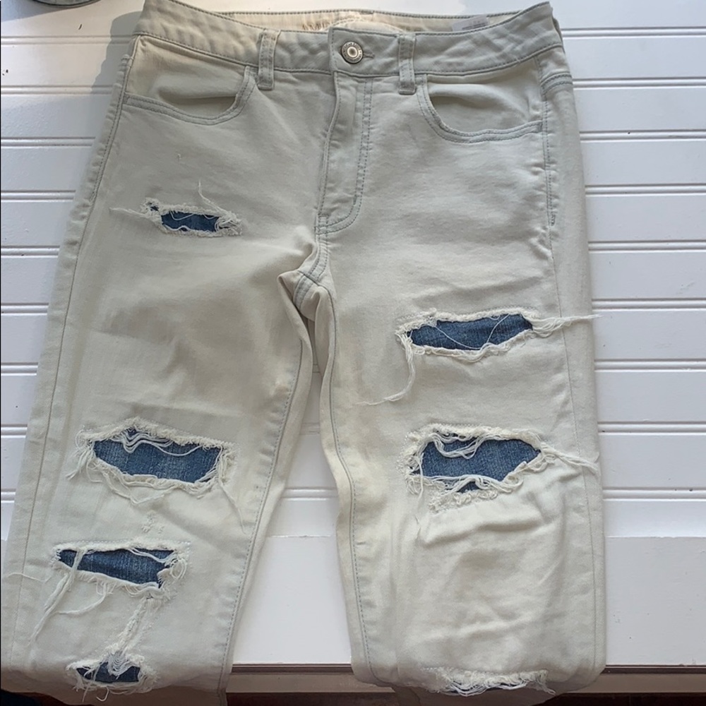 American Eagle Light-Wash Distressed Jeans